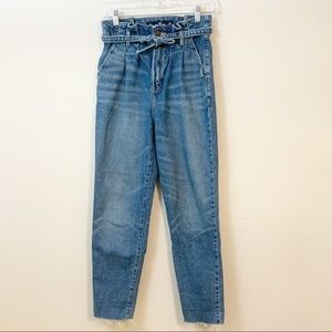Hollister - Ultra High-rise Mom Jean